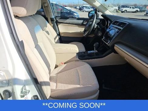 Used 2019 Subaru Outback 2.5i Premium image 3