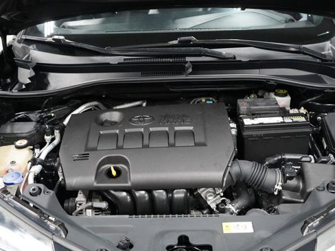 Used 2019 Toyota C-HR LE FWD image 31