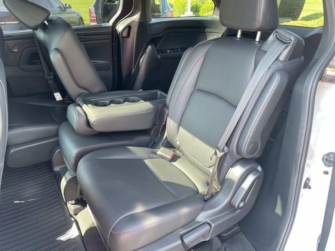 Used 2024 Honda Odyssey Sport image 11