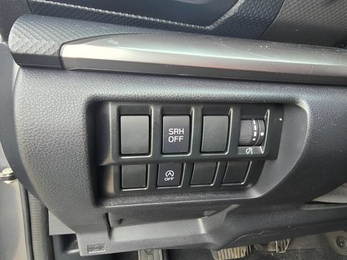 Used 2022 Subaru Forester Premium AWD/4WD image 22