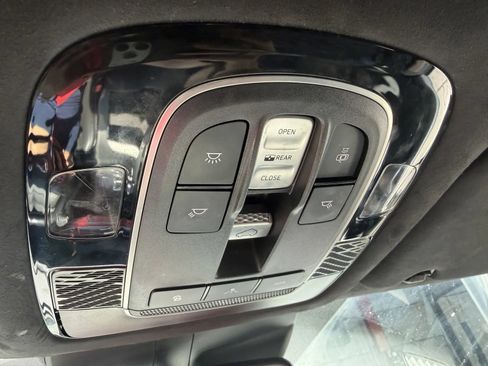 Used 2022 Hyundai Palisade Calligraphy FWD image 18