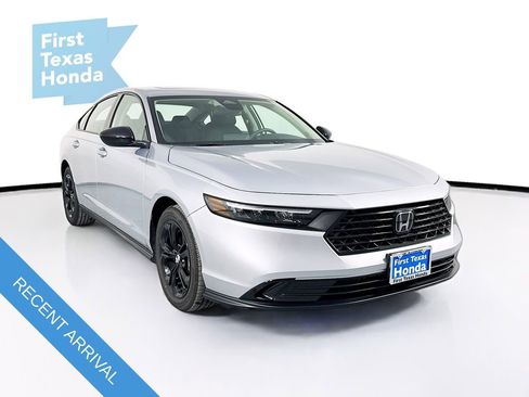 Used 2025 Honda Accord SE image 1