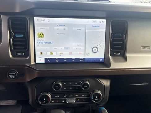 Used 2022 Ford Bronco Outer Banks AWD/4WD image 12