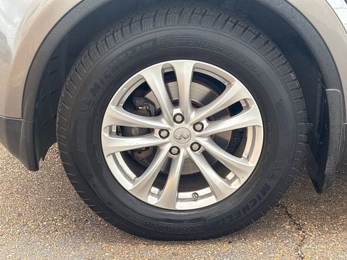 Used 2014 INFINITI QX70 AWD w/ Premium Package image 23