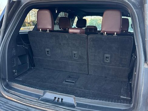 Used 2024 Ford Expedition Limited image 19