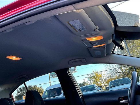 Used 2021 Toyota Corolla LE image 17