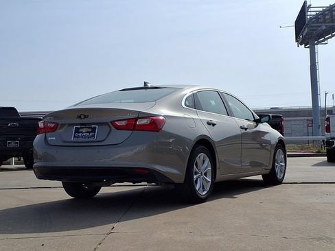 Used 2025 Chevrolet Malibu LT FWD image 5