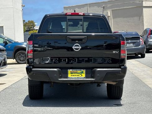 Used 2022 Nissan Frontier SV w/ Technology Package RWD image 5