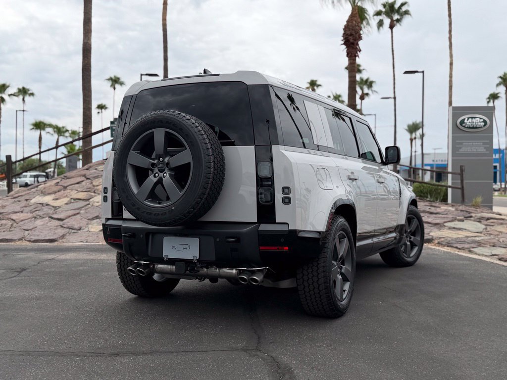 New 2026 Land Rover Defender 110 X-Dynamic SE AWD/4WD image 19