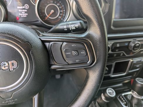Used 2022 Jeep Gladiator Sport AWD/4WD image 17