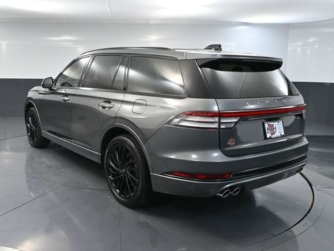 Used 2025 Lincoln Aviator Reserve w/ Jet Appearance Package image 9