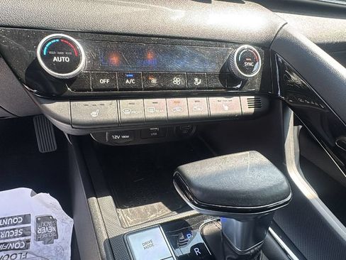 Used 2021 Hyundai Elantra SEL w/ Convenience Package FWD image 21