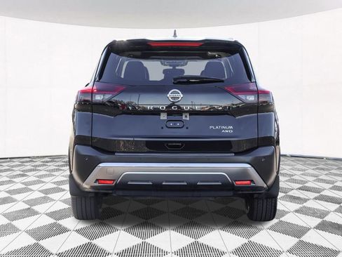 Used 2021 Nissan Rogue Platinum image 14