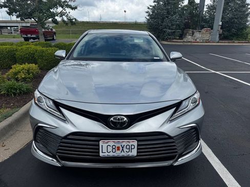 Used 2024 Toyota Camry XLE FWD image 3