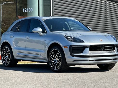 Used 2025 Porsche Macan AWD/4WD image 10