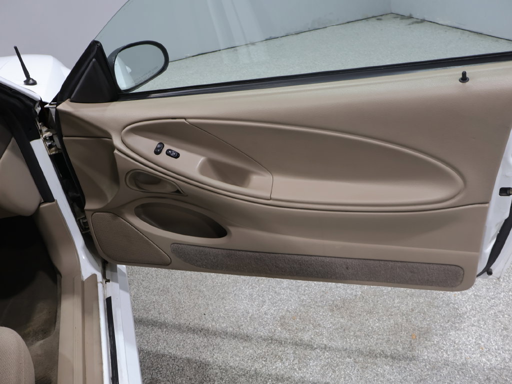 Used 1999 Ford Mustang Coupe RWD image 21
