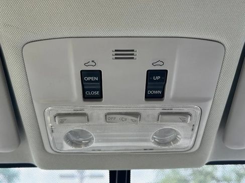 Used 2013 Toyota RAV4 XLE AWD/4WD image 38