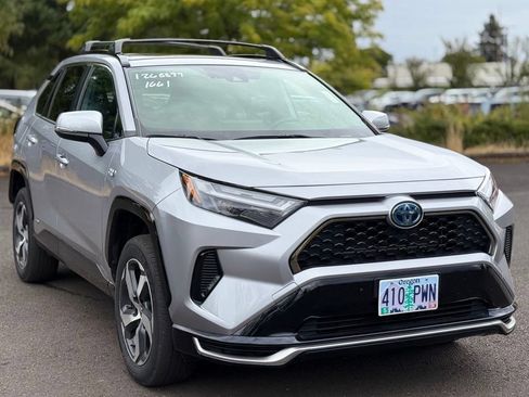 Used 2024 Toyota RAV4 SE w/ Weather & Moonroof Package AWD/4WD image 7