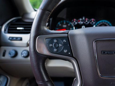 Used 2020 GMC Yukon Denali w/ Denali Ultimate Package image 33