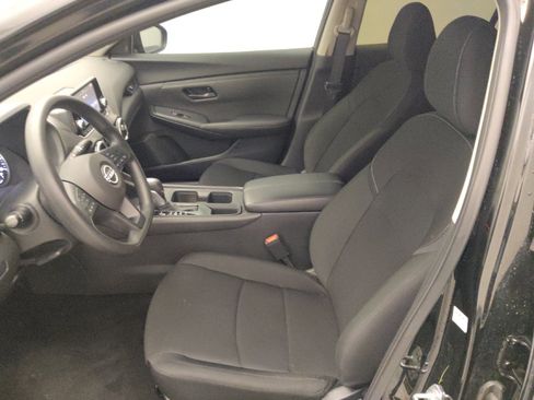 Used 2025 Nissan Sentra S image 17