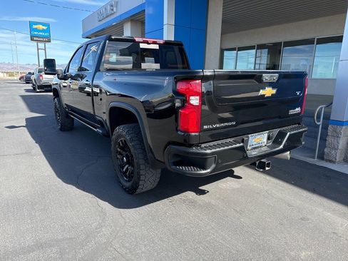 Used 2023 Chevrolet Silverado 3500 High Country w/ Z71 Off-Road Package image 9