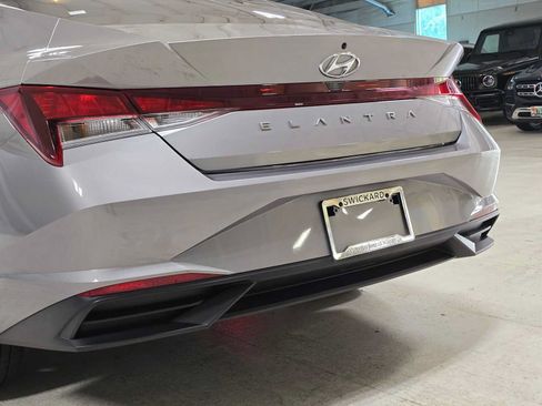 Used 2023 Hyundai Elantra SEL FWD image 13