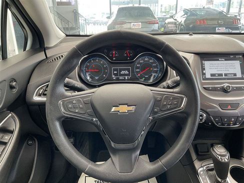 Used 2017 Chevrolet Cruze LT w/ Convenience Package FWD image 21