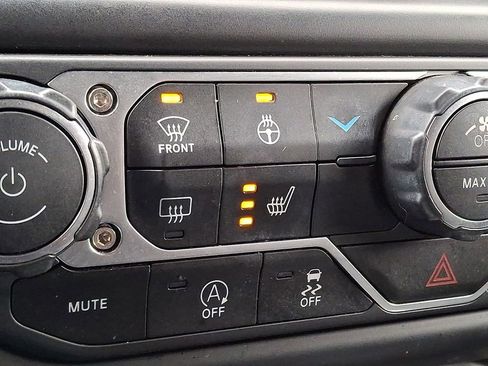 Used 2022 Jeep Wrangler Unlimited Sport image 23