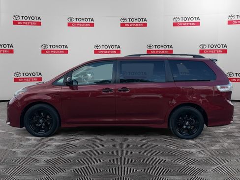 Used 2020 Toyota Sienna SE w/ Nightshade Edition AWD/4WD image 8