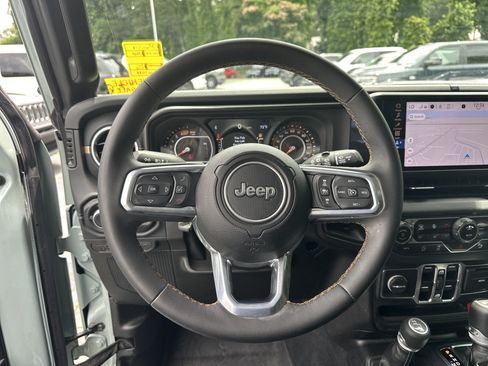 Used 2024 Jeep Wrangler Unlimited Sahara w/ Technology Group AWD/4WD image 26