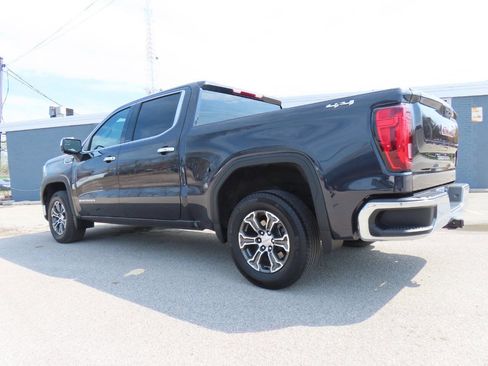 Used 2025 GMC Sierra 1500 SLT AWD/4WD image 3