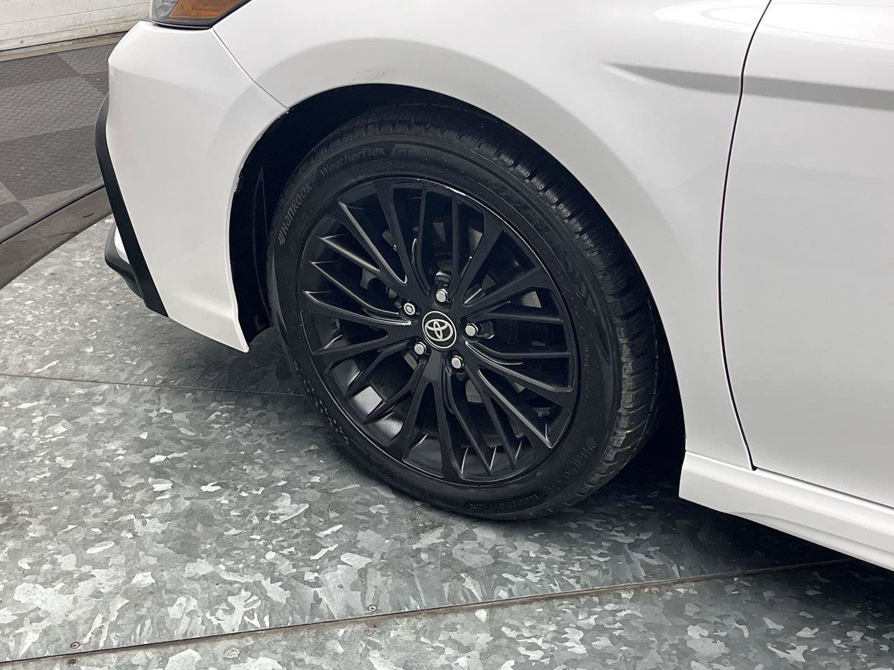 Used 2022 Toyota Camry SE w/ Carpet Mat Package (TMS) FWD image 26