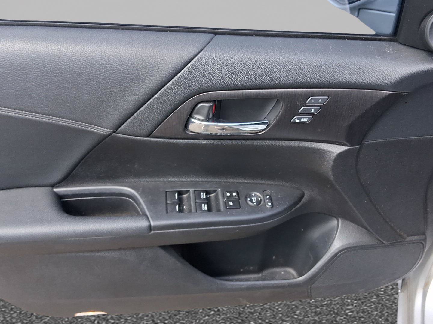 Used 2013 Honda Accord EX-L image 17