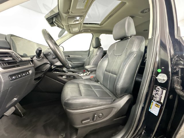 Used 2023 Kia Telluride EX w/ EX Captain's Chair Package AWD/4WD image 4