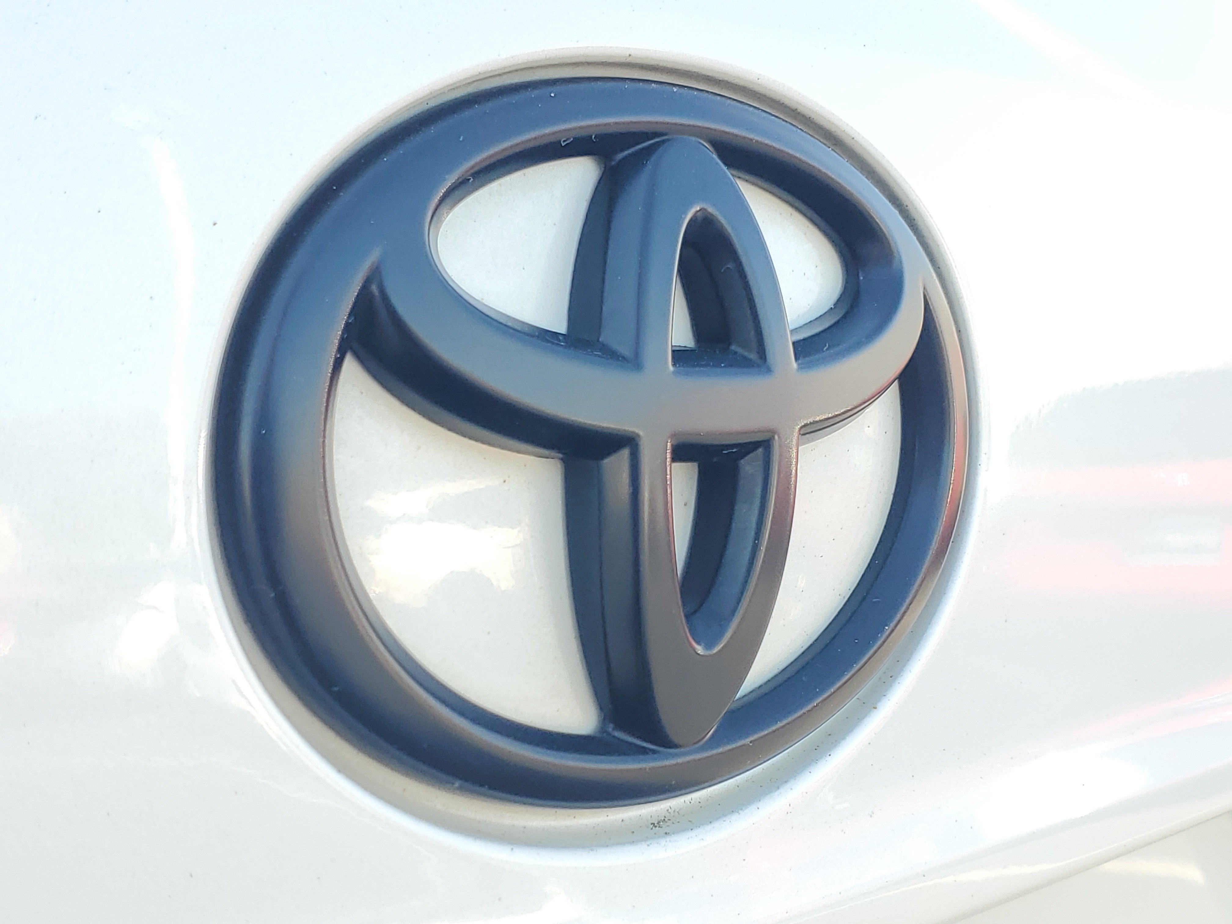 Certified 2021 Toyota Highlander XLE AWD/4WD image 8