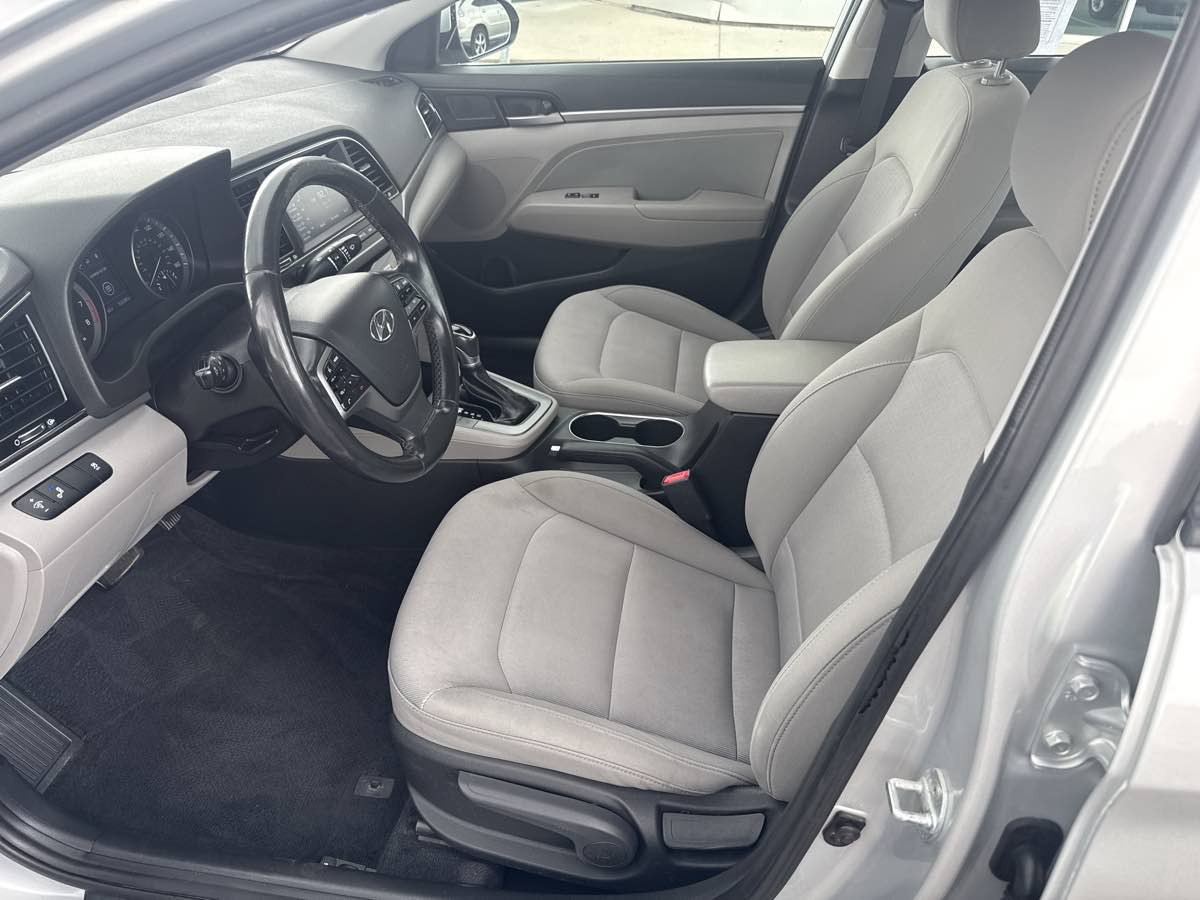 Used 2018 Hyundai Elantra Value Edition FWD image 14