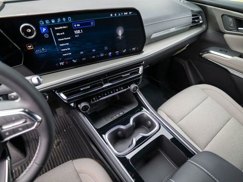 New 2026 Chevrolet Traverse LT w/ Driver Confidence Package image 21