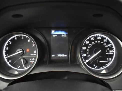 Used 2022 Toyota Camry SE FWD image 13