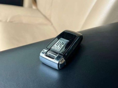 Used 2011 Rolls-Royce Ghost RWD image 19