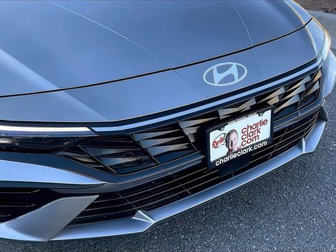 Used 2025 Hyundai Elantra SEL image 26