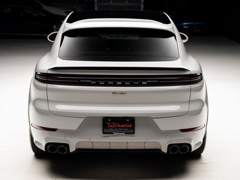 Used 2025 Porsche Cayenne Turbo image 24