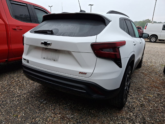 Used 2026 Chevrolet Trax RS w/ Sunroof Package FWD image 6