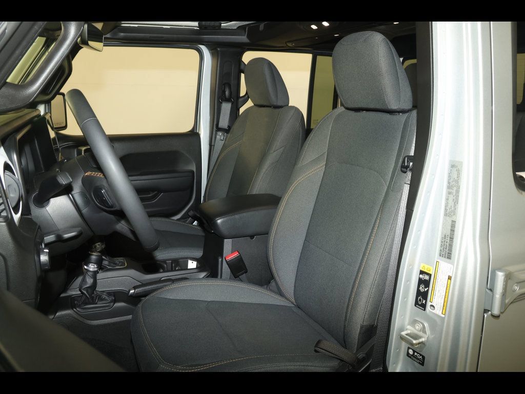 Used 2024 Jeep Gladiator Sport AWD/4WD image 22