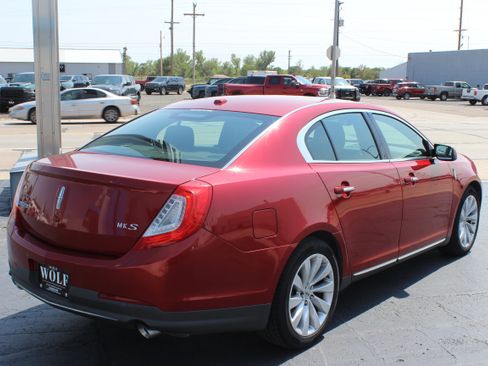 Used 2013 Lincoln MKS FWD image 8