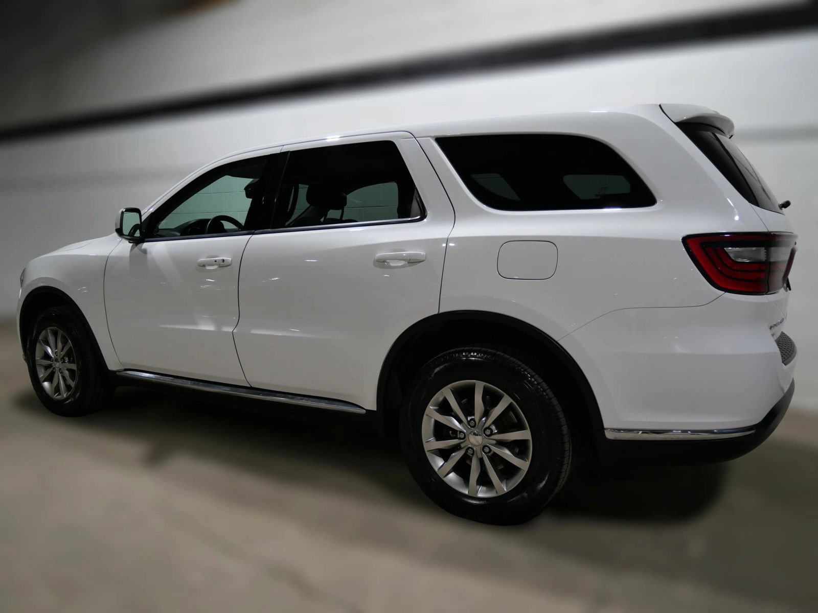 Used 2017 Dodge Durango SXT w/ 3rd Row Seating Group AWD/4WD image 4
