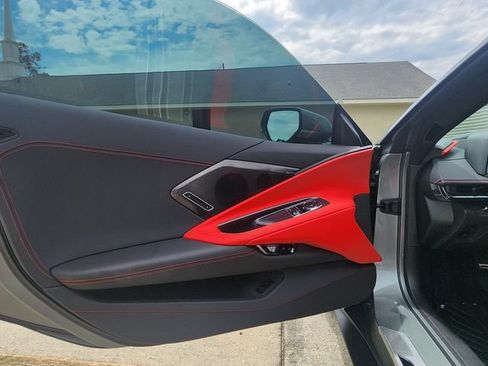 Used 2023 Chevrolet Corvette Stingray Preferred Cpe w/ Z51 Performance Package RWD image 21
