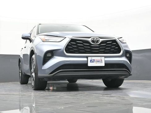 Used 2021 Toyota Highlander XLE FWD image 53