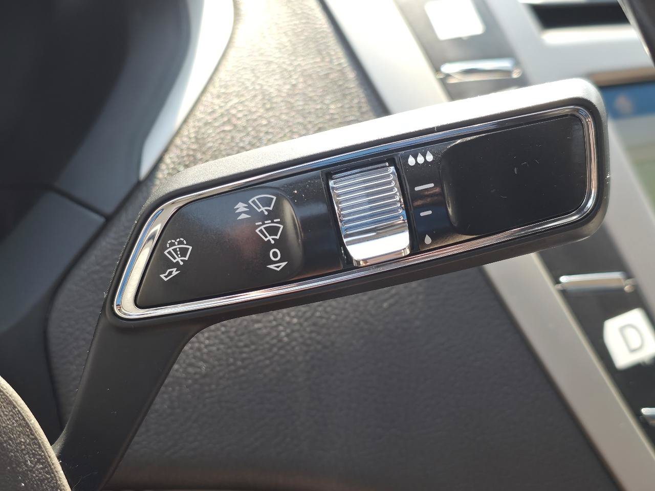 Used 2018 Lincoln MKZ Select w/ Select Plus Package AWD/4WD image 31