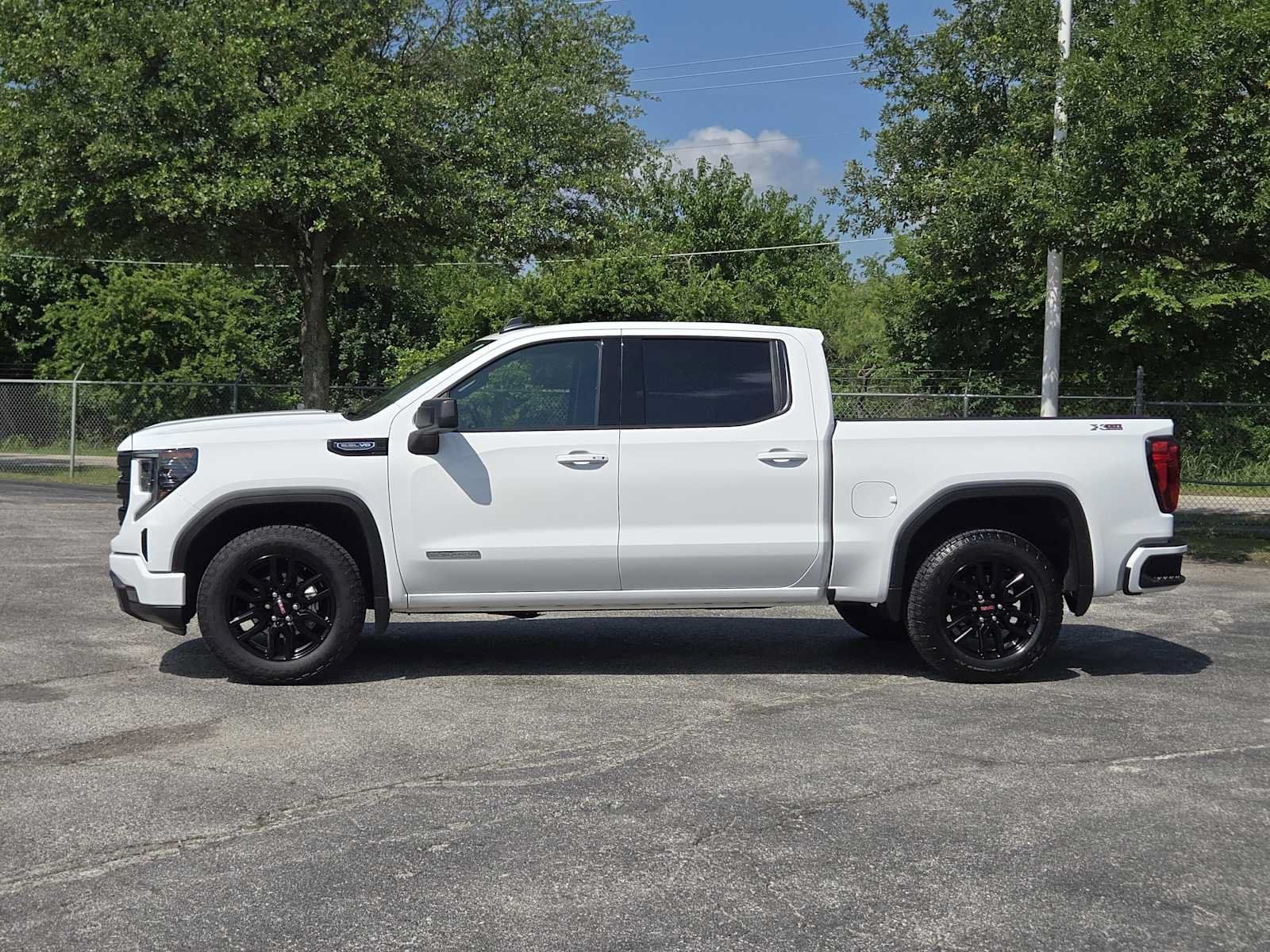 Certified 2024 GMC Sierra 1500 Elevation w/ X31 Off-Road Package AWD/4WD image 4