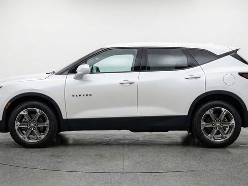 Used 2025 Chevrolet Blazer LT FWD image 5